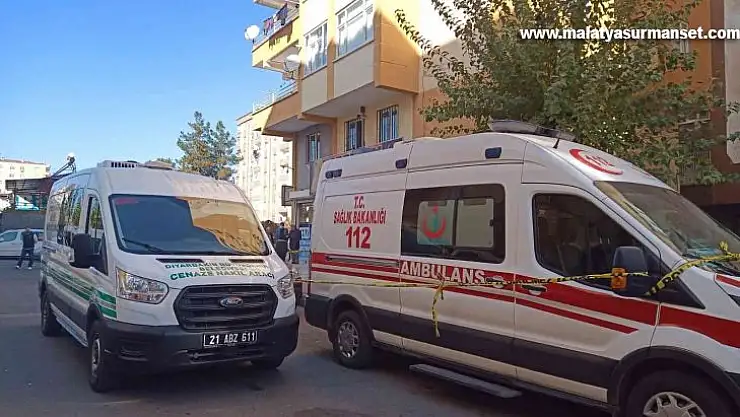 Cinnet geçiren baba ailesini delik deşik etti