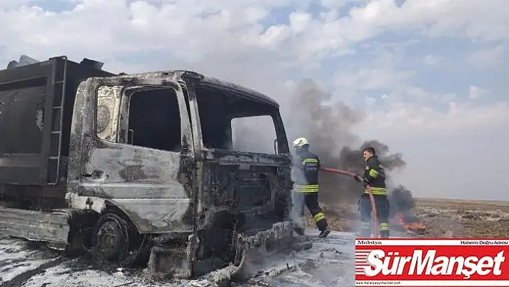 Çöp kamyonunda çıkan yangın itfaiye ekipleri tarafından söndürüldü