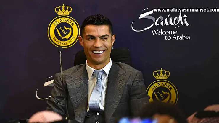 Cristiano Ronaldo, görkemli törenle Al Nassr'a imza attı