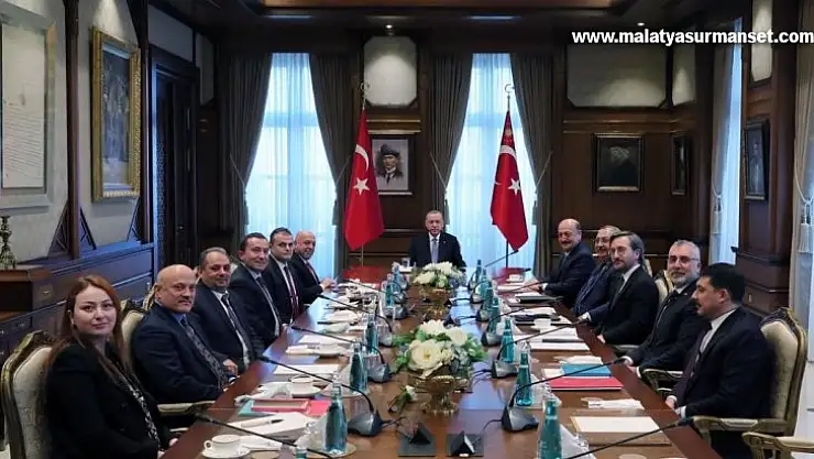 Cumhurbaşkanı Erdoğan, Bakan Bilgin ve  Hak-İş heyetini kabul etti