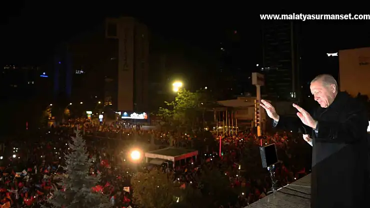 Cumhurbaşkanı Erdoğan'dan balkon konuşması