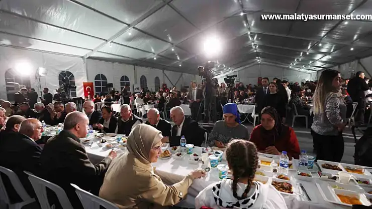 Cumhurbaşkanı Erdoğan'dan muhalefete deprem turisti benzetmesi