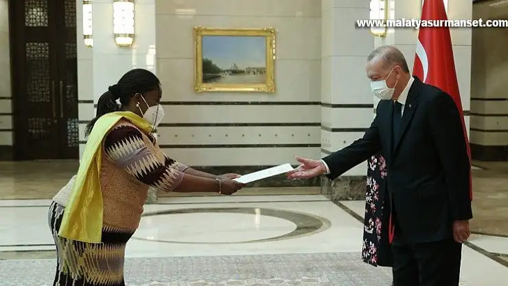 Cumhurbaşkanı Erdoğan, Gana'nın Ankara Büyükelçisi Ashietey-Odunton'u kabul etti