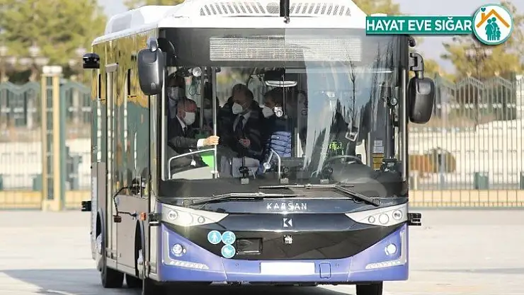 Cumhurbaşkanı Erdoğan, kabine toplantısına sürücüsüz otobüs Karsan Otonom Atak Electric ile gitti