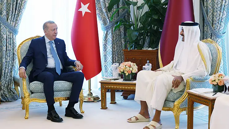 Cumhurbaşkanı Erdoğan, Katar'da resmi törenle karşılandı