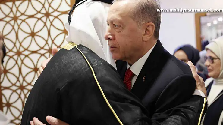 Cumhurbaşkanı Erdoğan, Katar Emiri Al Sani tarafından verilen resepsiyona katıldı