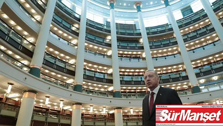 Cumhurbaşkanı Erdoğan Külliye Kütüphanesinde incelemelerde bulundu