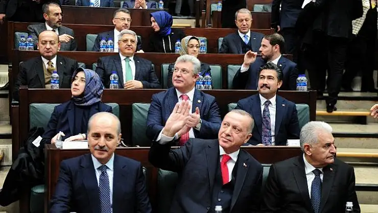 Cumhurbaşkanı Erdoğan, kürsüyü şehit Mehmet Şirin Demir'in kızına bıraktı