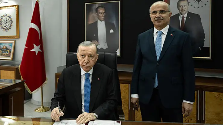 Cumhurbaşkanı Erdoğan Malatya Büyükşehir Belediyesi Şeref Defterini İmzaladı