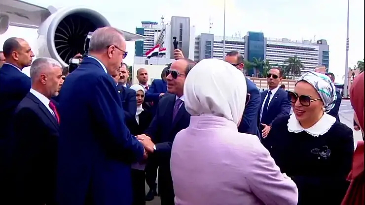 Cumhurbaşkanı Erdoğan, Mısır Cumhurbaşkanı Sisi tarafından karşılandı