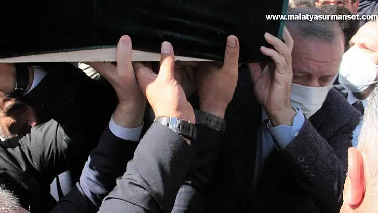 Cumhurbaşkanı Erdoğan, Saadet Partisi Yüksek İstişare Kurulu Başkanı Asiltürk'ün cenazesine katıldı