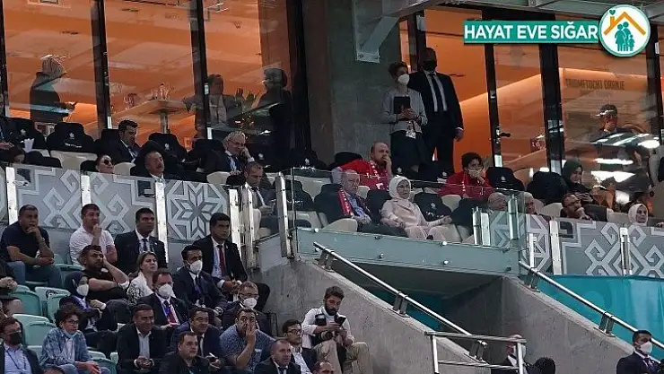 Cumhurbaşkanı Erdoğan, Türkiye - Galler maçını takip etti