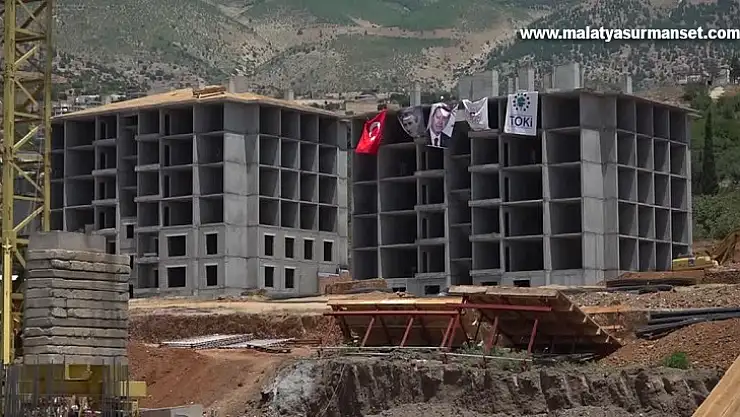 Cumhurbaşkanı Yardımcısı Yılmaz,TOKİ örnek daireyi gezdi