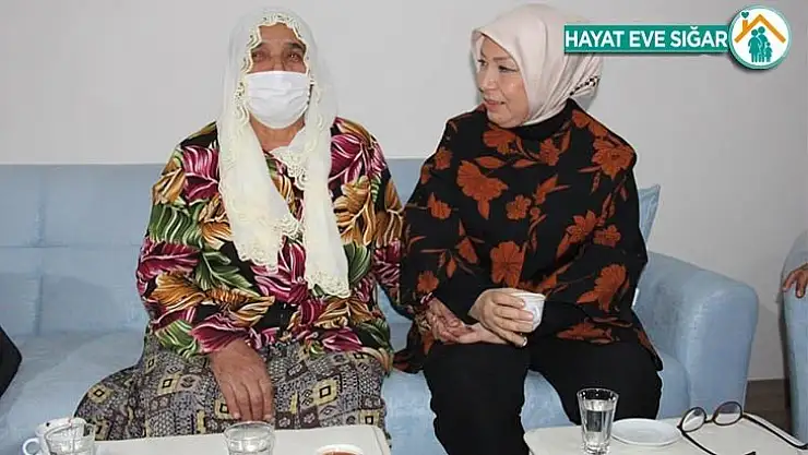 Cumhurbaşkanımızı Candan Ciğerden Seviyorum