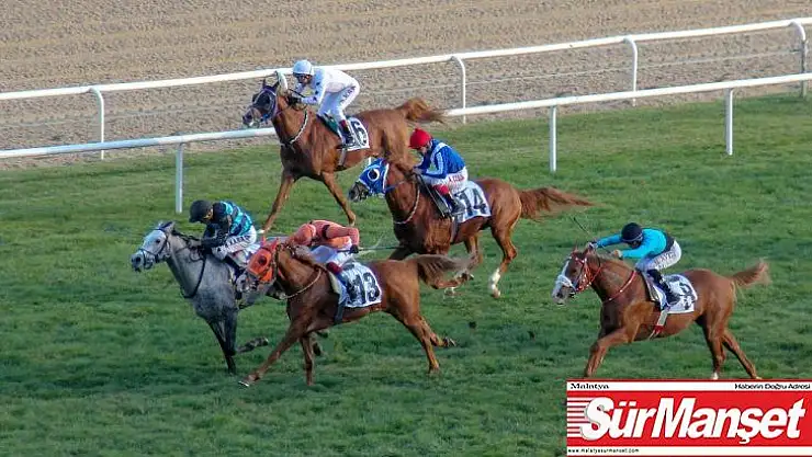 Cumhuriyet Koşusunu 'Sürgüntay' kazandı