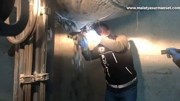 Çuvalların içinden kilolarca uyuşturucu çıktı