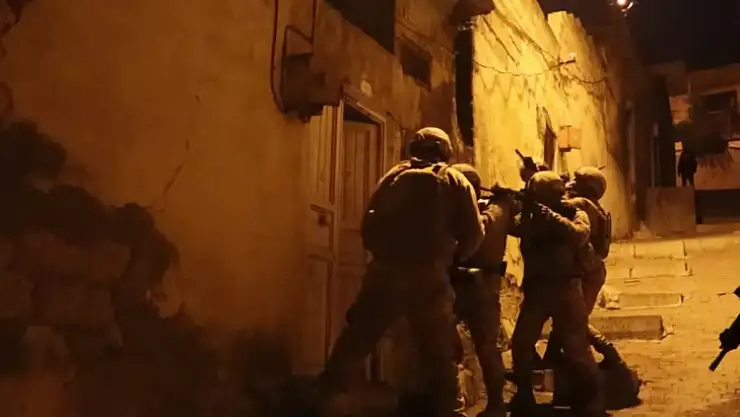 DEAŞ operasyonunda 8 zanlı yakalandı