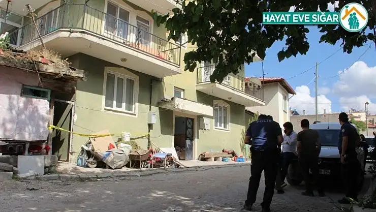Defineciler kiraladıkları dairede yaptıkları kaçak kazıda yer altı şehri buldu