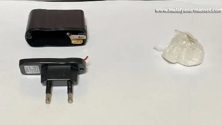 şarj aleti içine gizlenmiş uyuşturucu ele geçirildi