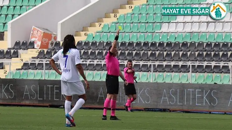 Denizlispor, Süper Lig'in bitimine üç hafta kala küme düşen ilk takım oldu.