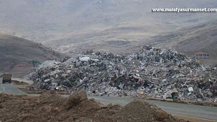 Deprem sonrası molozlar geri dönüşüme kazandırılıyor
