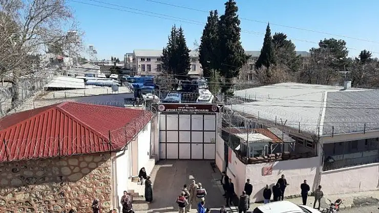 Depremde hasar gören Adıyaman cezaevinde tahliye hazırlıkları