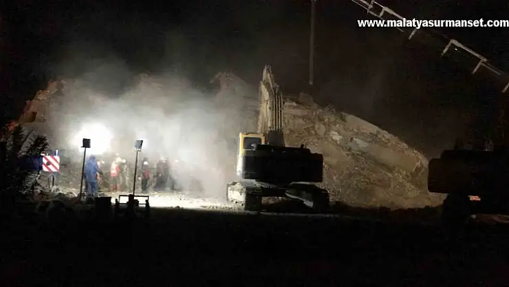 Depremde yıkılan binada şok soruşturma