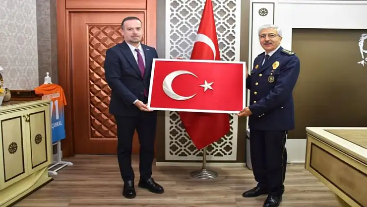 Depremin Gölgesinde Bir Vefa Tablosu Polis Haftası'na Anlamlı Ziyaret