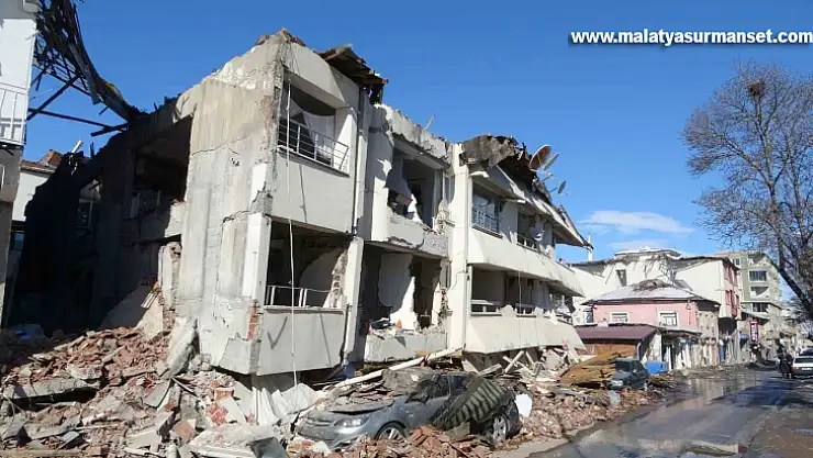 Depremin vurduğu Doğanşehir, harabeye döndü