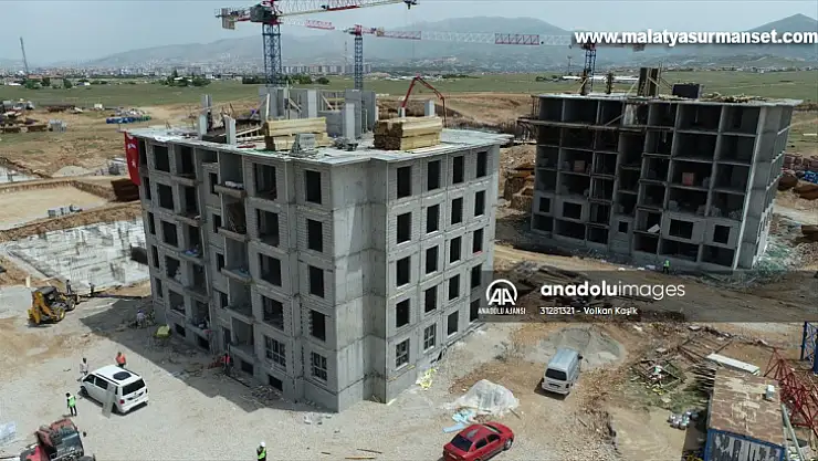 Depremin yıktığı Malatya'da afet konutları yükseliyor