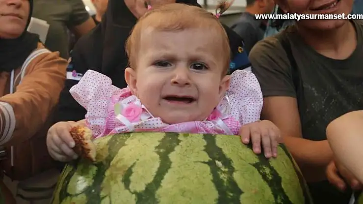 Develerle sokaklarda taşındı, Diyarbakır 12. Karpuz Festivalini coşkuyla kutladı