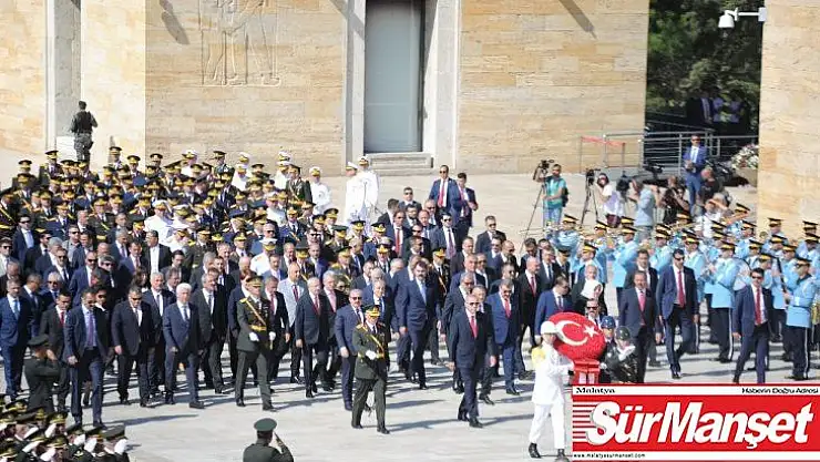 Devlet erkanı Büyük Zafer'in 97. yıl dönümünde Anıtkabir'de