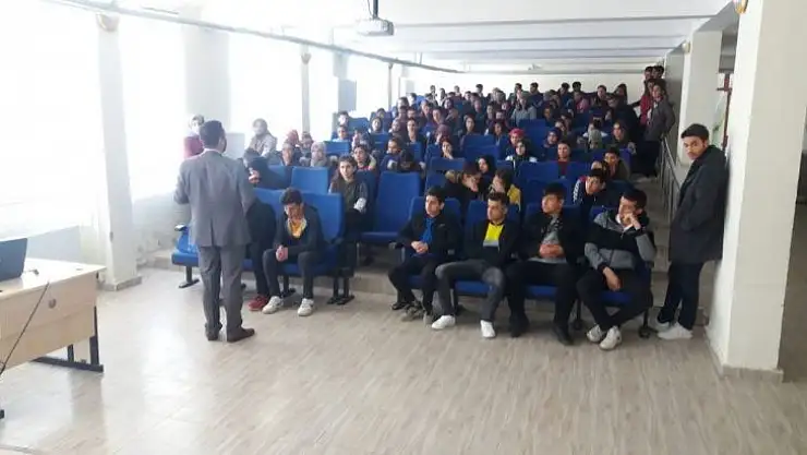 Dicle'de 'dinimizde güzel ahlak' konferansı