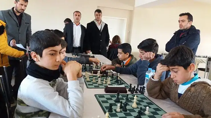 Dicle'de satranç turnuvası düzenlendi