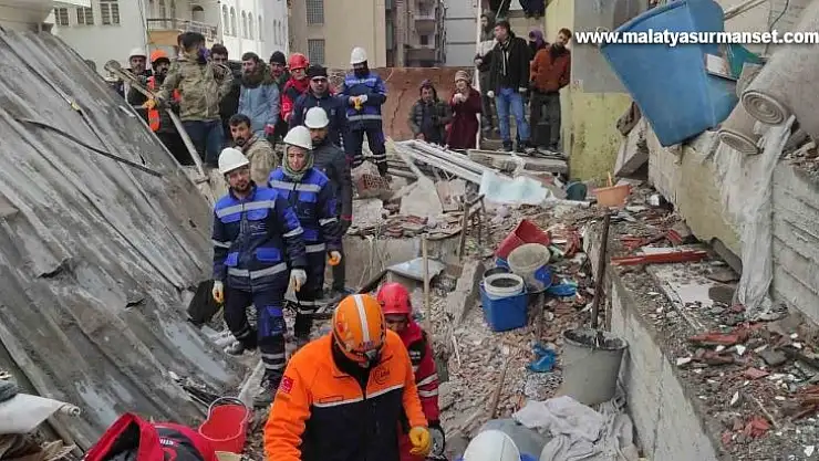 Dicle Elektrik tüm imkanlarıyla depremle mücadeleye destek veriyor
