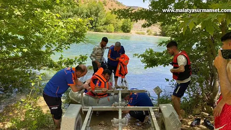Dicle Nehri'nin suyu yükseldi, mahsur piknikçiler AFAD ekipleri tarafından kurtarıldı