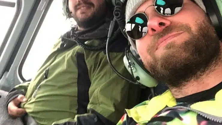 Dışişleri Bakanı Çavuşoğlu: 'Everest'te mahsur kalan vatandaşlarımız Muhammed Emin Özyazıcı ve Muratcan Kaya'yı helikopterle dağdan aldık. Uçakla en kısa sürede ülkemize getireceğiz.'