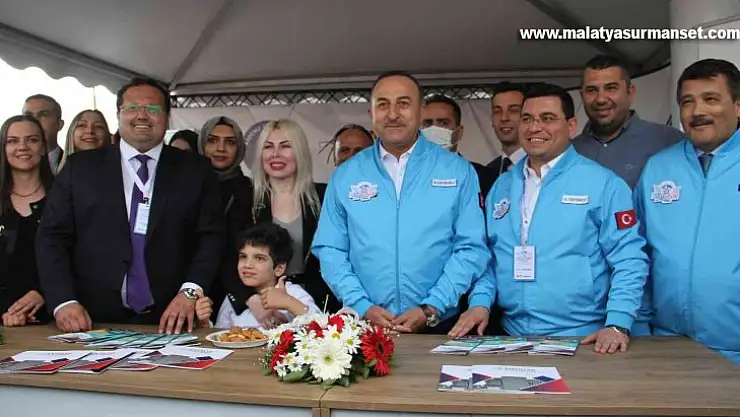 Dışişleri Bakanı Çavuşoğlu, Antalya Bilim Merkezi ve BilimFest'i gezdi