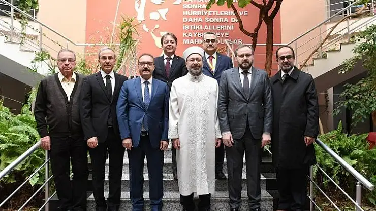 Diyanet İşleri Başkanı Erbaş: 'Çağının farkında olmayanlar, küresel müdahalelere ve algı operasyonlarına açık hale gelirler'