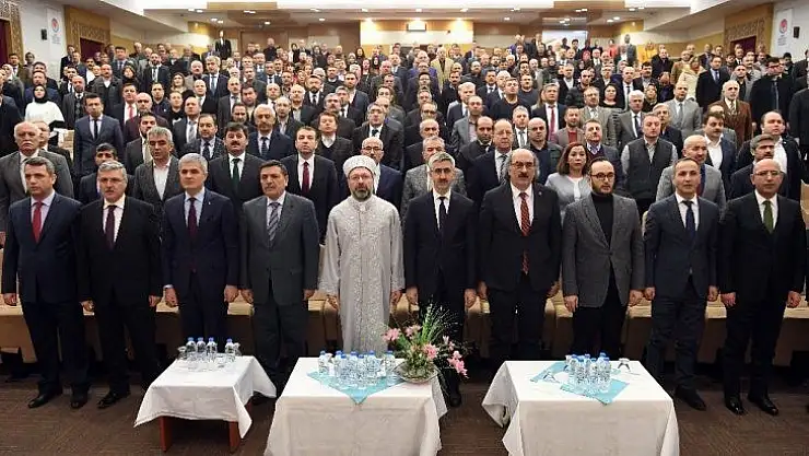 Diyanet İşleri Başkanı Erbaş 'İmam Hatip Okulları Vizyon Semineri'nde konuştu