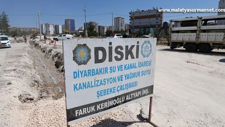 Diyarabakır'da yollarda alt yapı çalışmaları devam ediyor