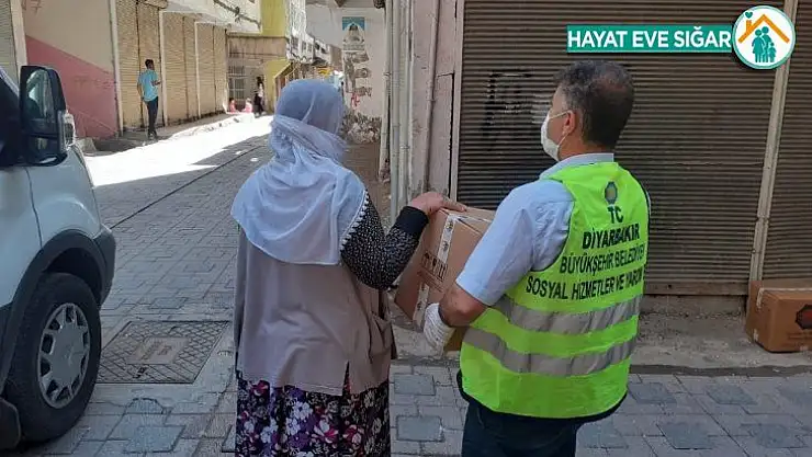 Diyarbakır Büyükşehir Belediyesi 10 bin aileye gıda yardımında bulundu