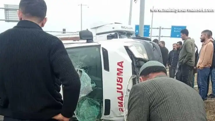 Diyarbakır'da ambulans kazası: 1 ölü, 5 yaralı