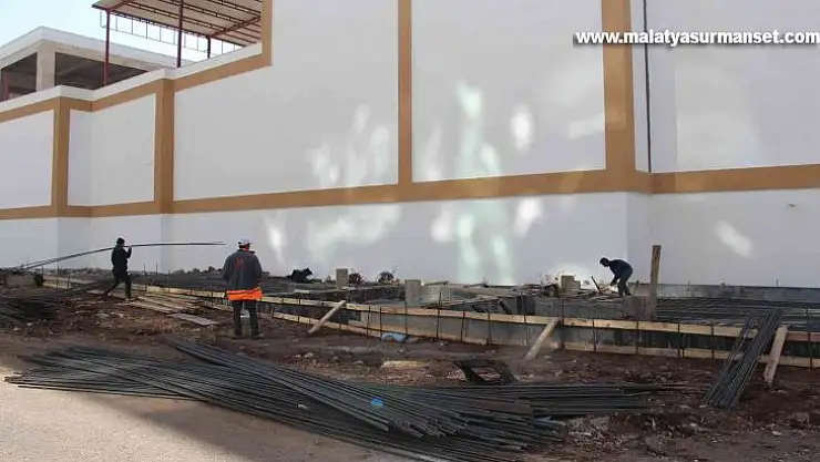Diyarbakır'da bir AVM mevzuat dışı jeneratör ve trafo yeri yapmak isteyince site sakinleri ayağa kalktı