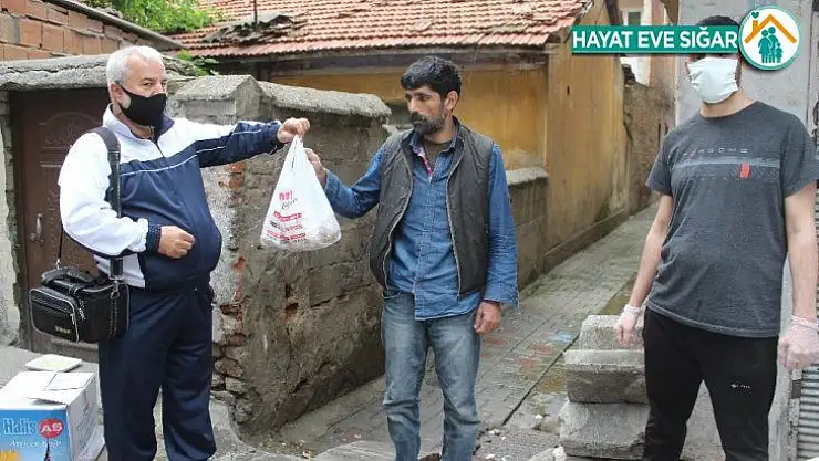Diyarbakır'da bir lokanta 450 aileye yemek dağıttı