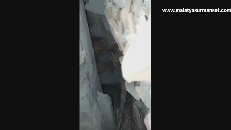 Diyarbakır'da enkaz altında kalanlar kurtarılıyor... 'Ses geliyor mu'