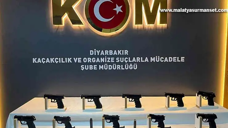 Diyarbakır'da ev aramasında 10 adet tabanca ele geçirildi
