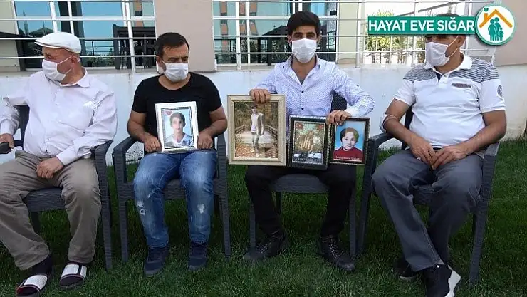 Diyarbakır'da evlat nöbetindeki aileler, bayramda bir umut çocuklarını beklediler