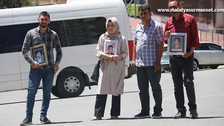 Diyarbakır'da evlat nöbetine 3 aile daha katıldı