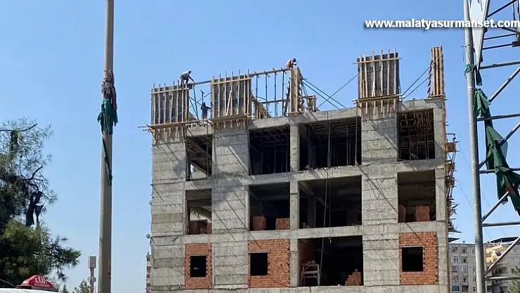 Diyarbakır'da işçiler iş güvenliğini hiçe saydı
